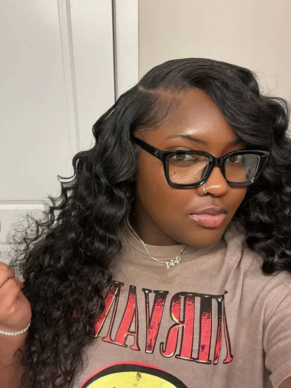 these hair is soooo pretty, it doesn't shed, it's veryyy soft, i absolutely love this hair & i had great, easy communication with the vendor about these hair. very fast shipping and excellent communication. i will definitely order again