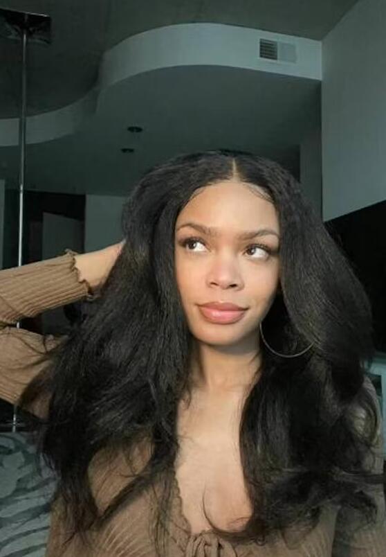In love with the quality of this hair! The density and texture are perfect. It's super soft and really versatile, holds a curl well and straightens beautifully, looks like a fresh silk press!