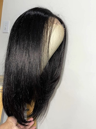 This wig came very fast , smelled nice and had a very nice texture . It was true to the picture and easy to style . It’s honestly my new favorite a must have for all the wig girlies !