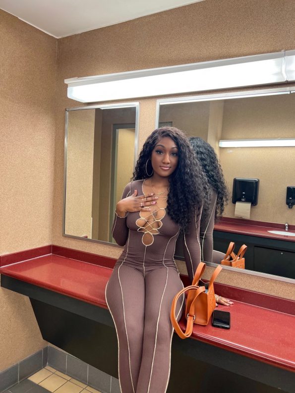 Image #15 from Kiarra Glaze