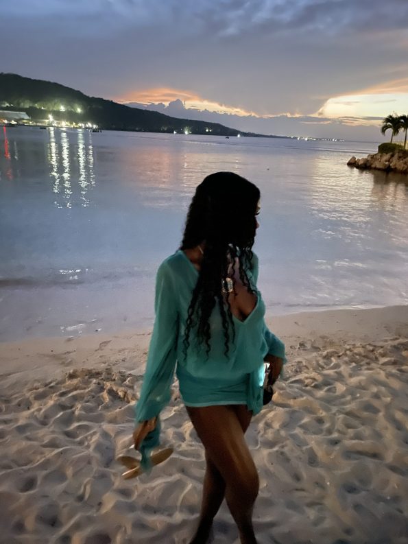 Image #3 from Holliday